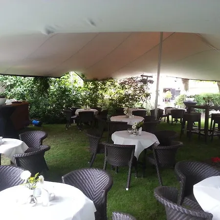 De Koppelpaarden Hotell Dussen